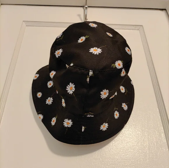 Alice + Olivia | Accessories | Alice Olivia Reversible  display picture 1